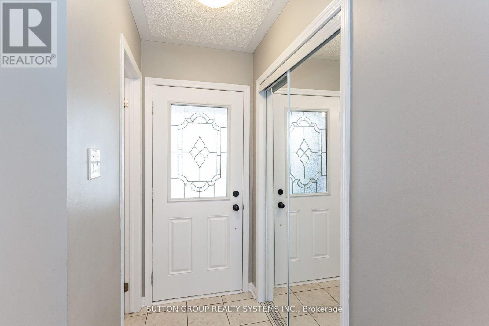 1152 Riddell Crescent, Milton, Ontario  L9T 6Y1 - Photo 3 - W13411770