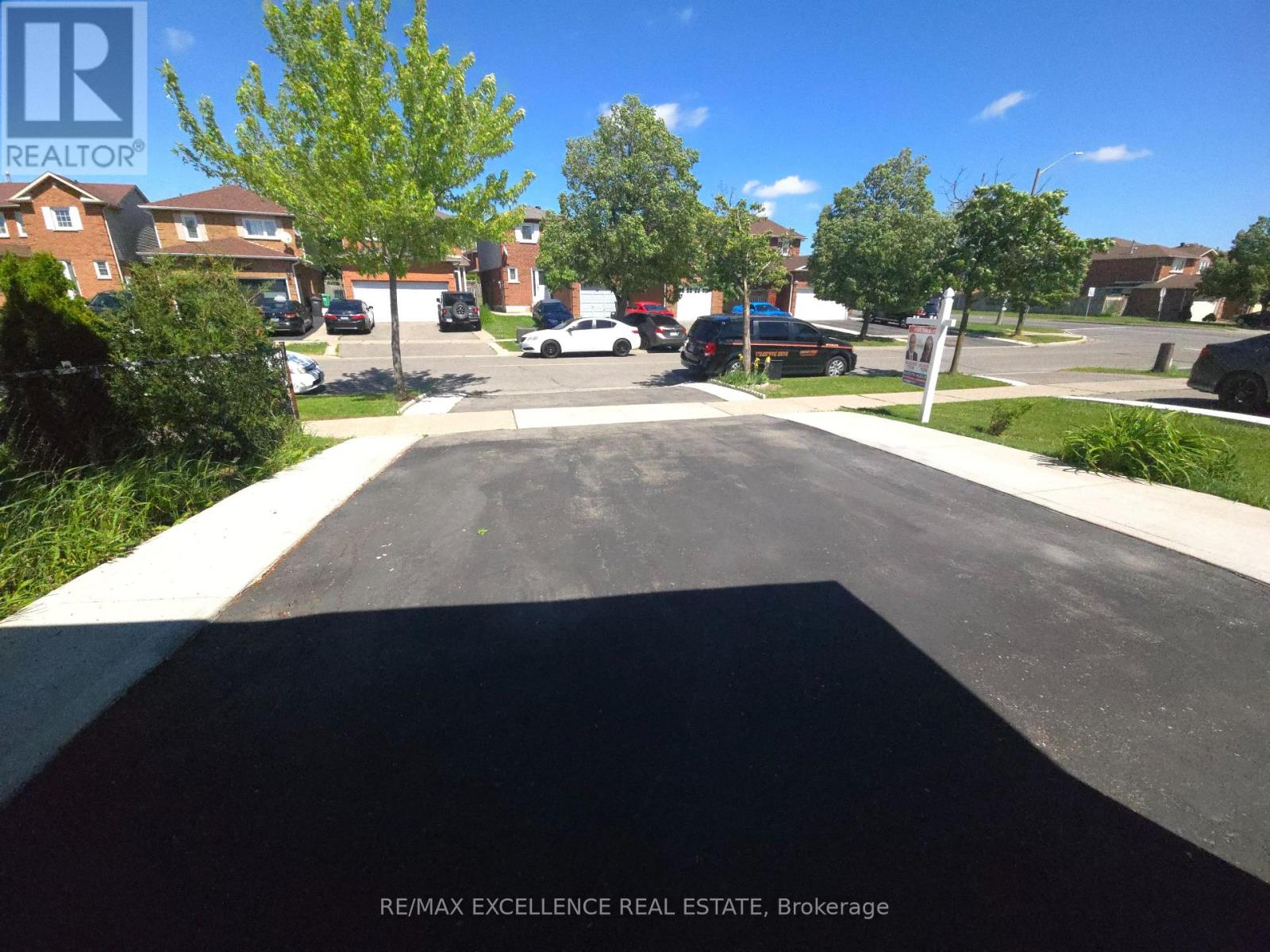 6 Stalbridge Avenue, Brampton, Ontario  L6Y 4H1 - Photo 6 - W13411776