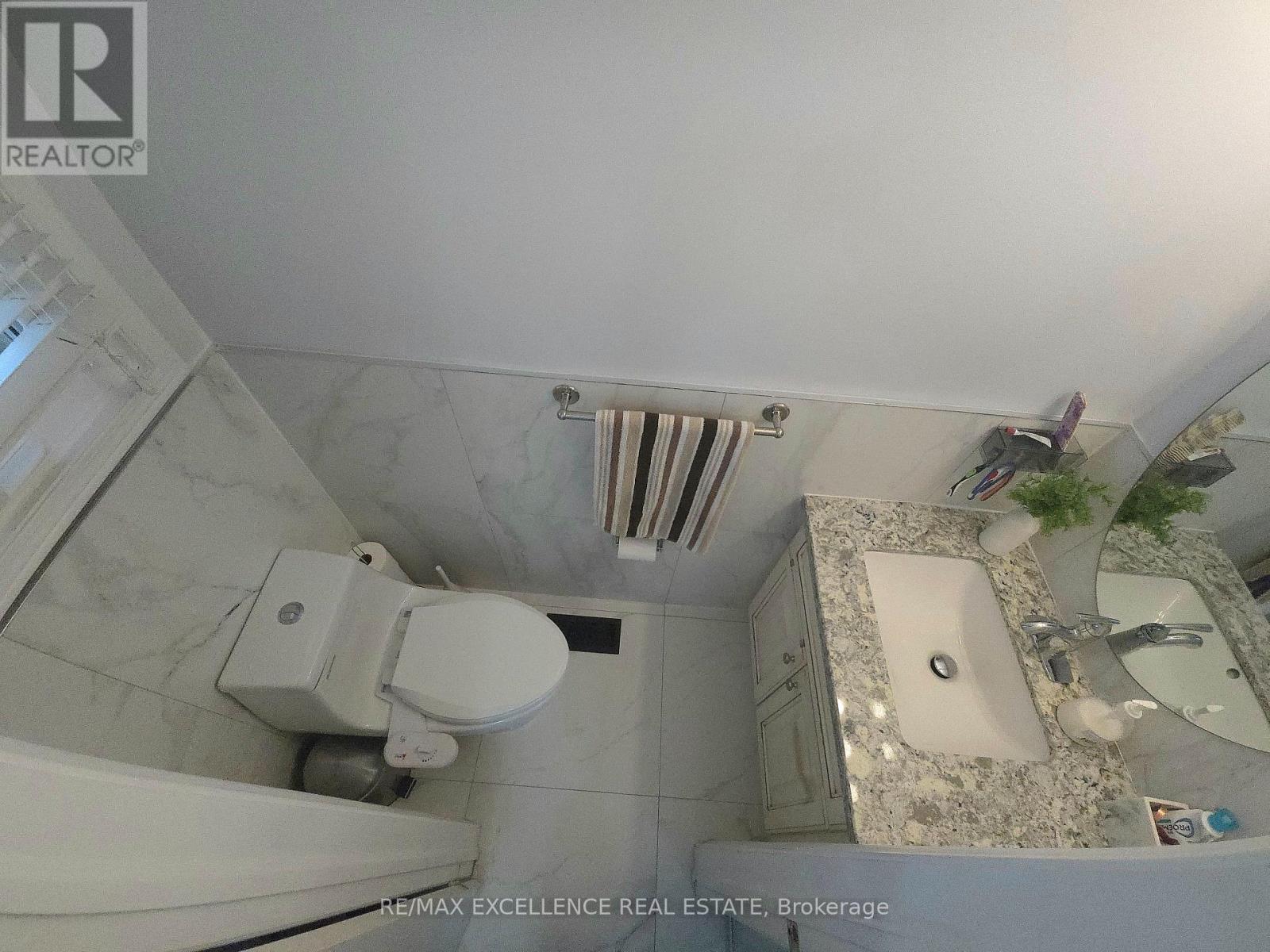 6 Stalbridge Avenue, Brampton, Ontario  L6Y 4H1 - Photo 9 - W13411776