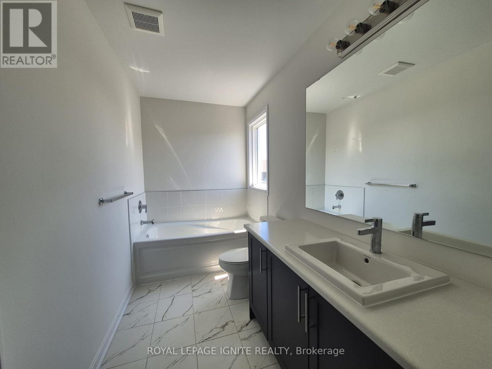 25 Royal Oak Crescent, Loyalist, Ontario  K0H 1G0 - Photo 20 - X13240442