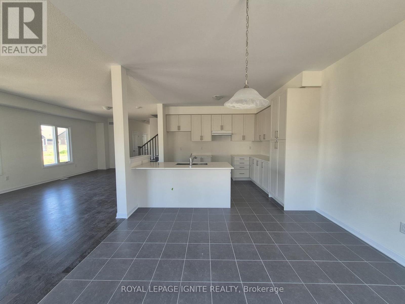 25 Royal Oak Crescent, Loyalist, Ontario  K0H 1G0 - Photo 7 - X13240442