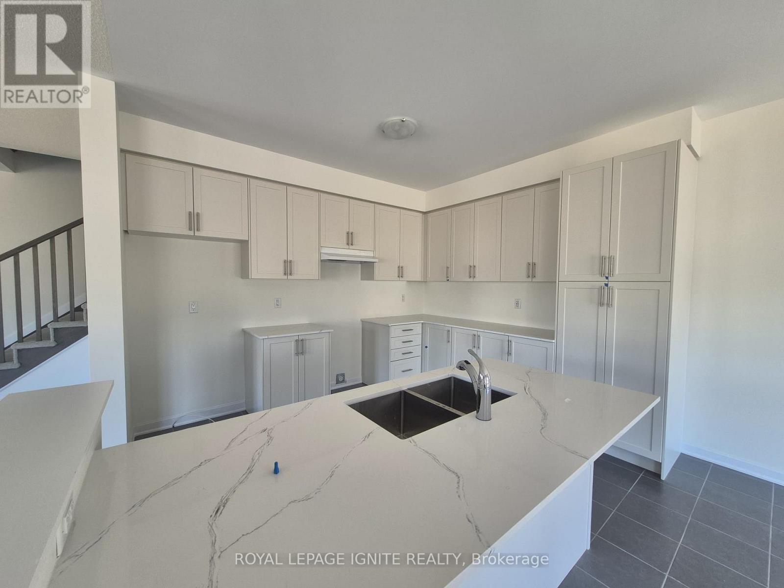 25 Royal Oak Crescent, Loyalist, Ontario  K0H 1G0 - Photo 8 - X13240442