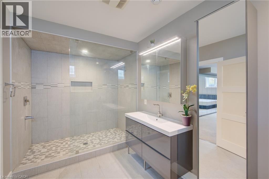 392 Allenby Court, Waterloo, Ontario  N2K 3J8 - Photo 35 - 40836571