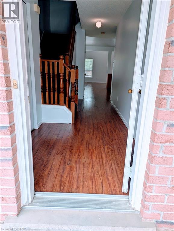 520 Chablis Drive, Waterloo, Ontario  N2T 2X9 - Photo 2 - 40837514