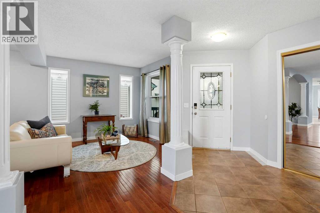 390 Douglas Ridge Circle SE, Calgary, Alberta  T2Z 3H6 - Photo 4 - A2317736