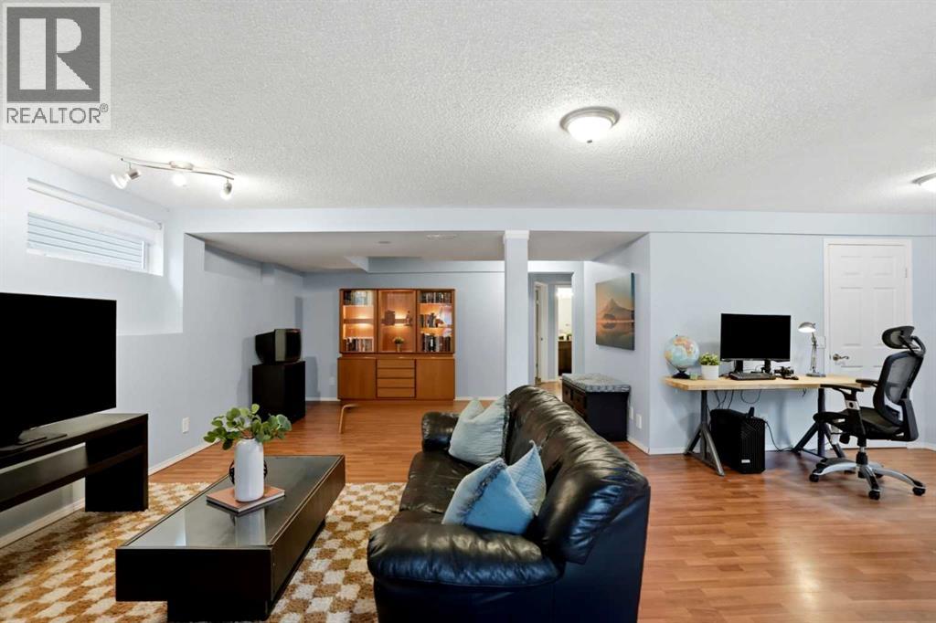 390 Douglas Ridge Circle SE, Calgary, Alberta  T2Z 3H6 - Photo 33 - A2317736