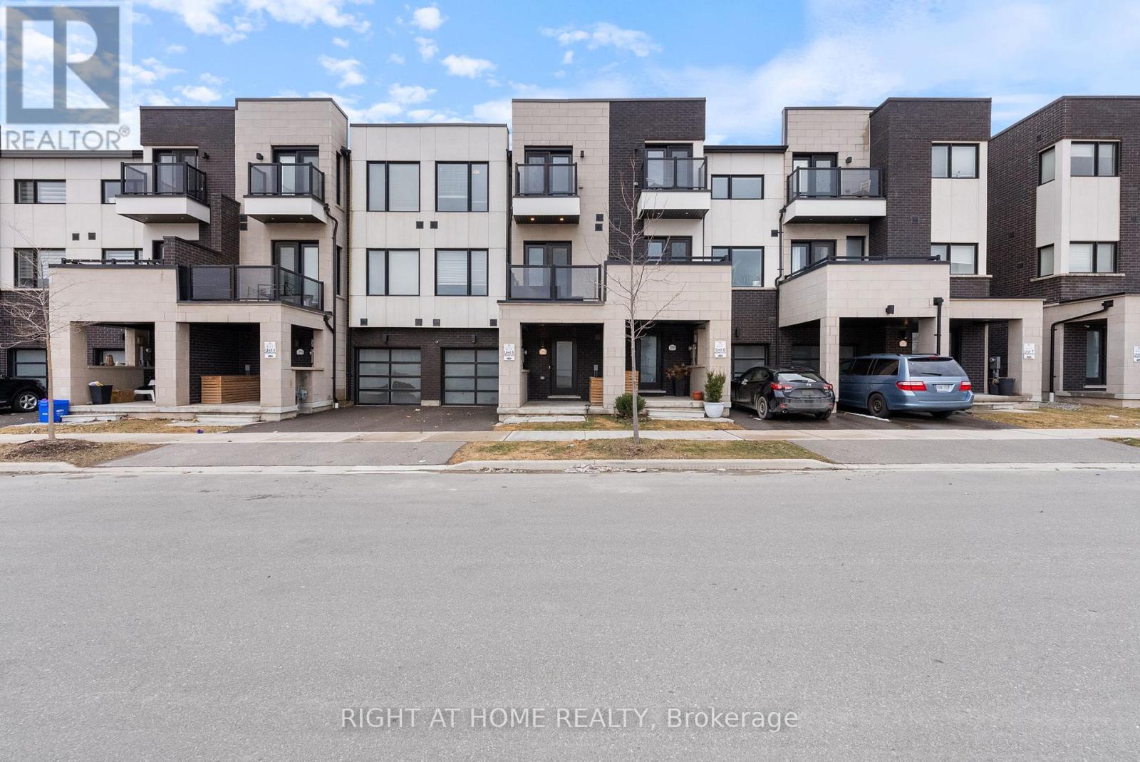 1393 CLARRIAGE COURT, Milton, Ontario