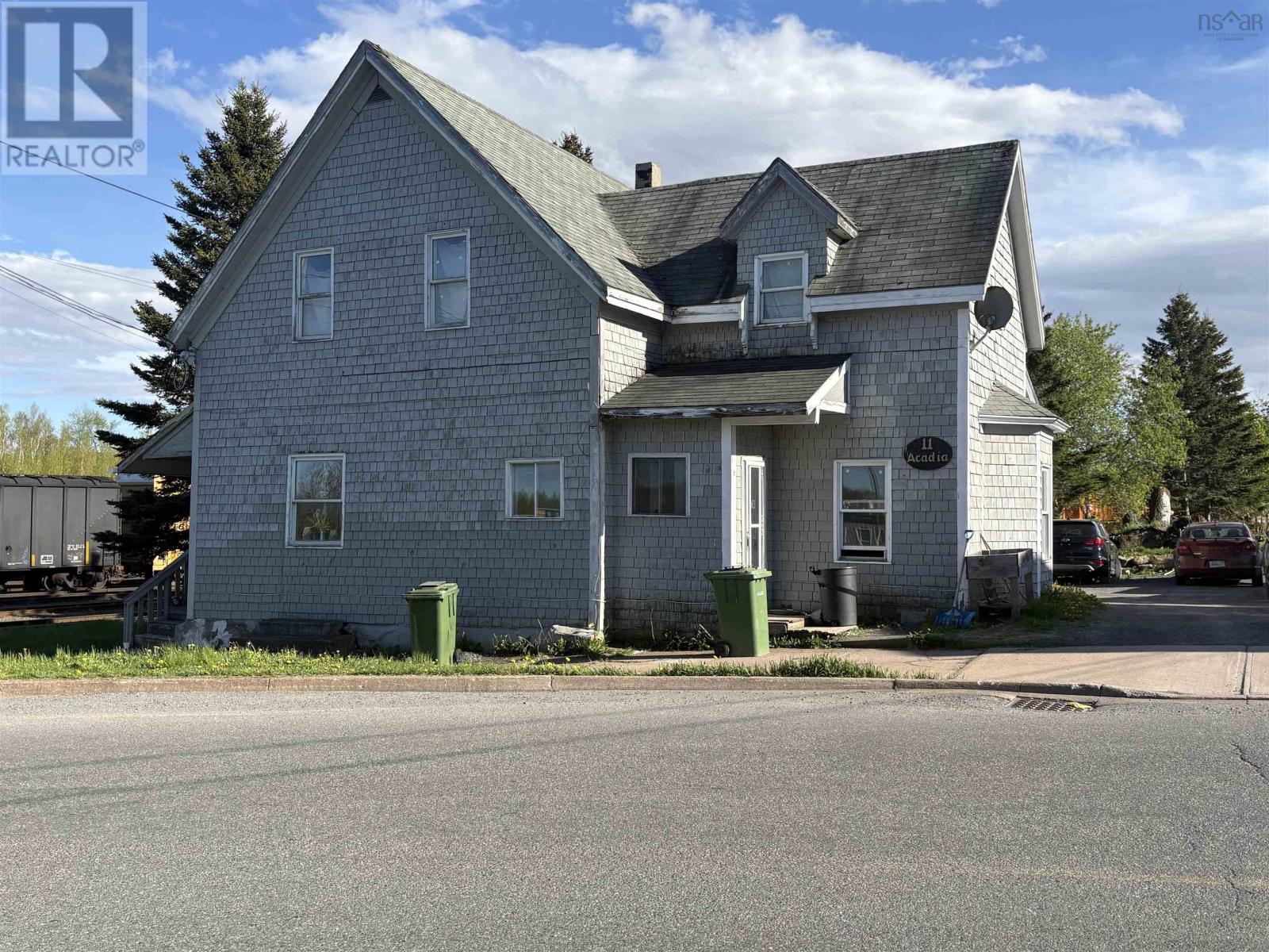 11 Acadia Avenue, Stellarton, Nova Scotia  B0K 1S0 - Photo 1 - 202613532