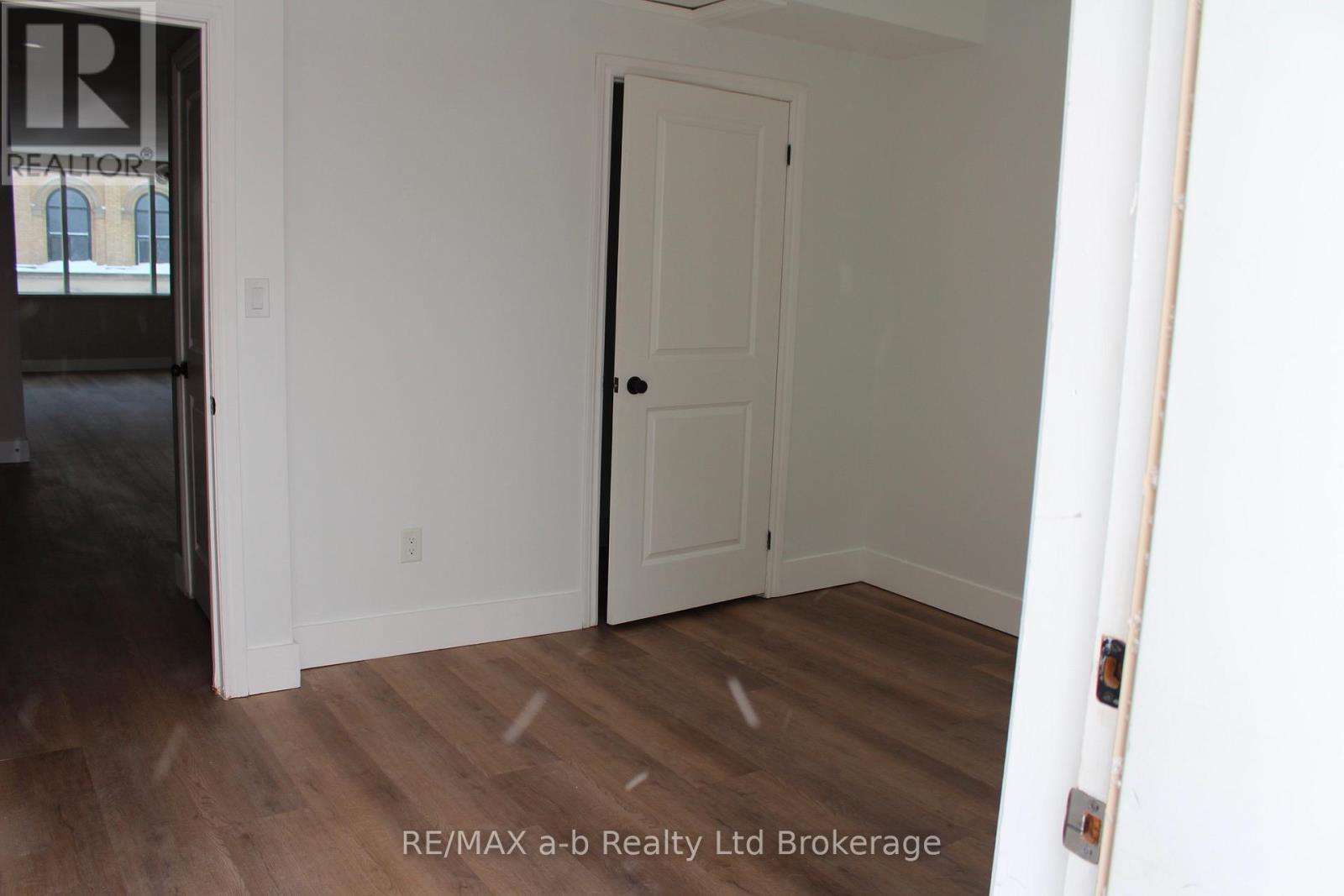 2 - 391 Dundas Street, Woodstock, Ontario  N4S 1B6 - Photo 11 - X13411826