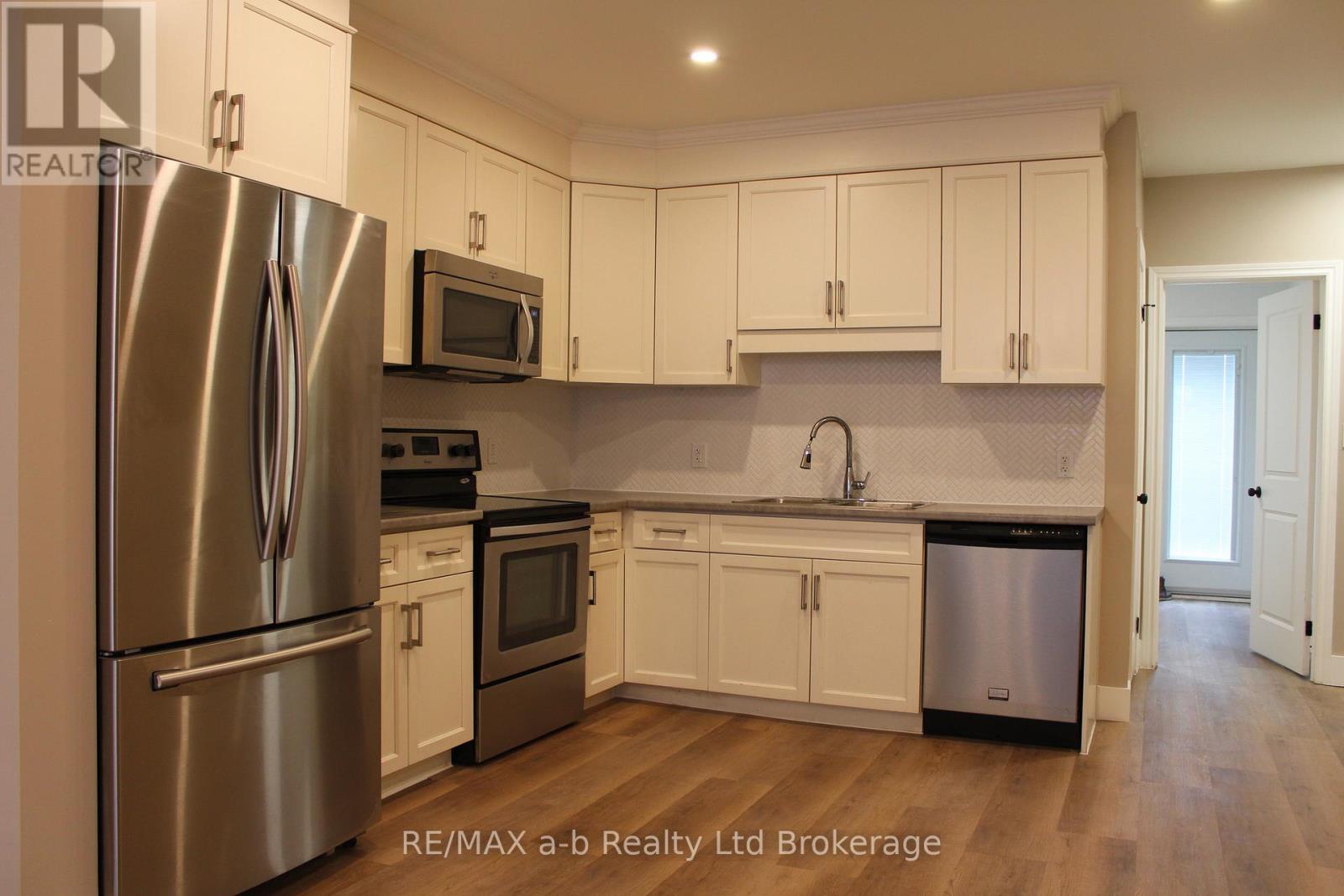 2 - 391 Dundas Street, Woodstock, Ontario  N4S 1B6 - Photo 5 - X13411826