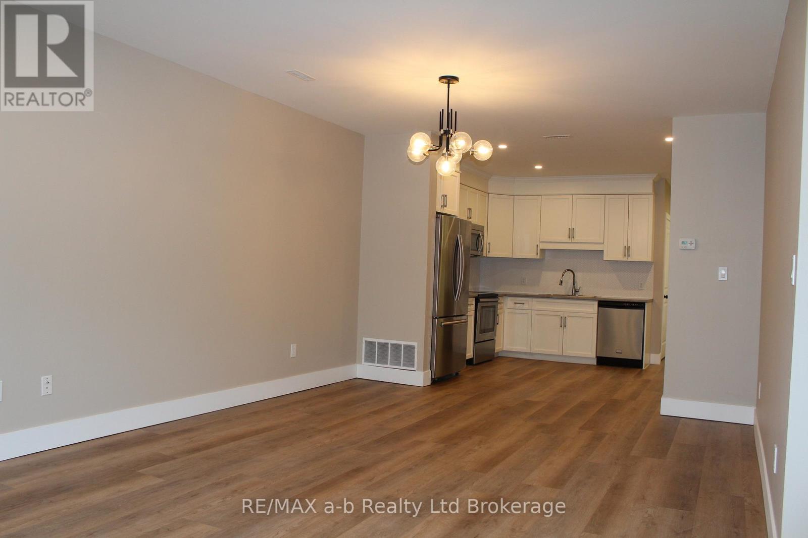 2 - 391 Dundas Street, Woodstock, Ontario  N4S 1B6 - Photo 6 - X13411826