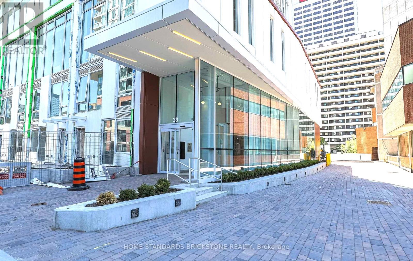 1701 - 33 Helendale Avenue, Toronto, Ontario  M4R 0A4 - Photo 2 - C13411872