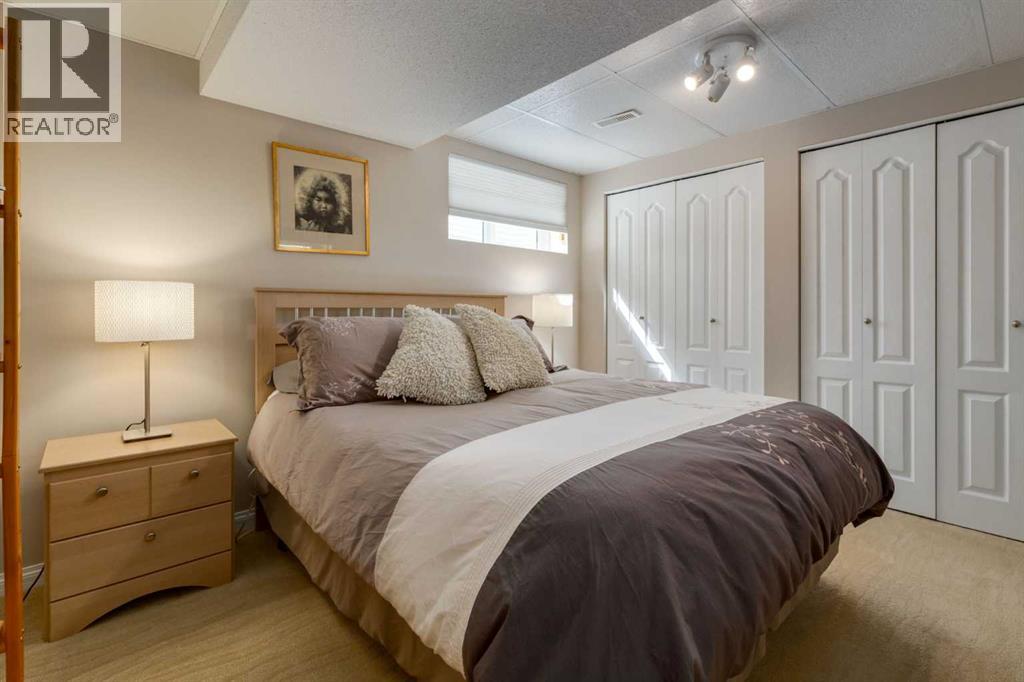 52 Silver Brook Drive Nw, Calgary, Alberta  T3B 3H3 - Photo 35 - A2318202