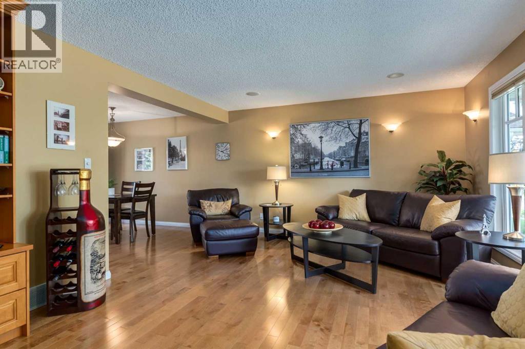 52 Silver Brook Drive Nw, Calgary, Alberta  T3B 3H3 - Photo 11 - A2318202