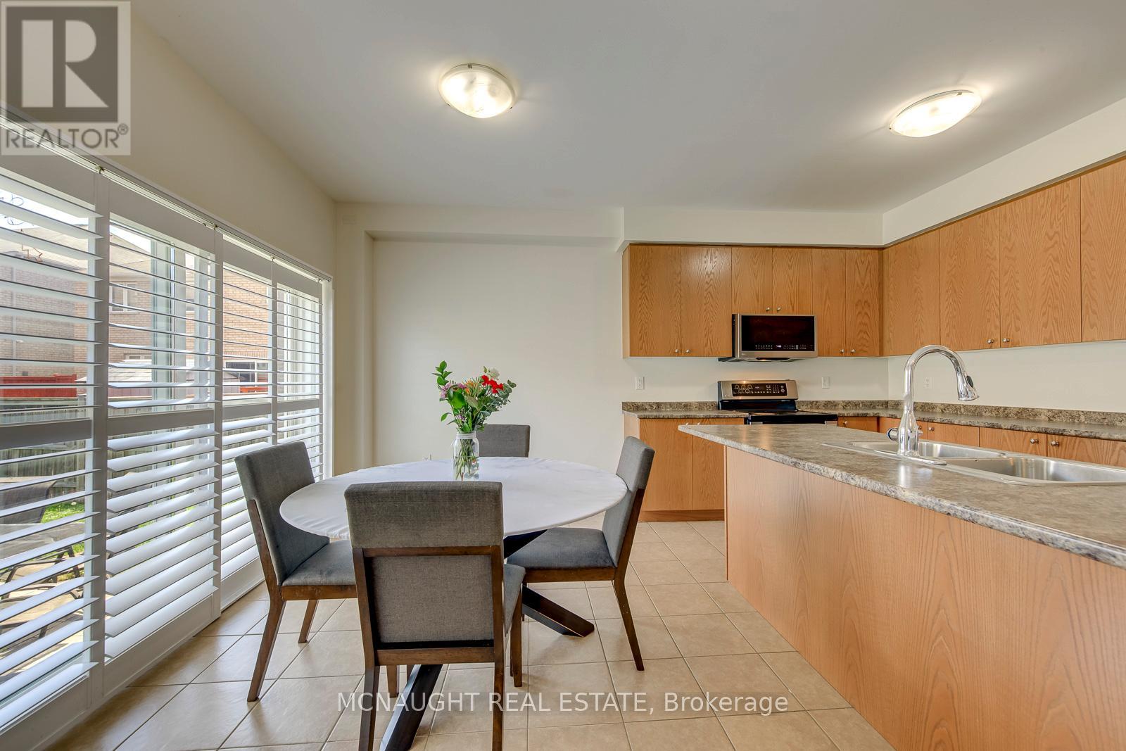 200 Bellchase Trail, Brampton, Ontario  L6P 3S1 - Photo 10 - W13411862