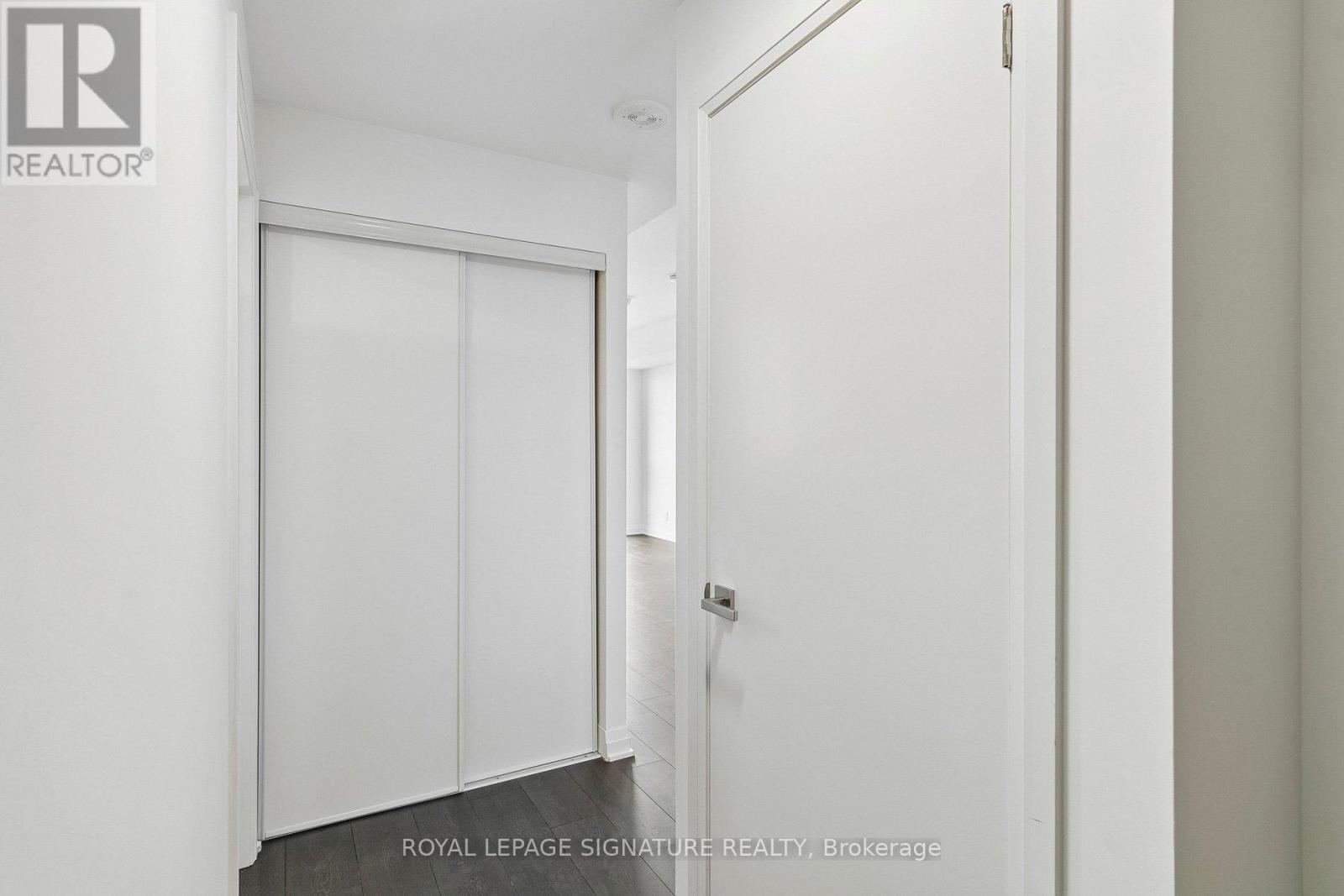 5605 - 4015 The Exchange, Mississauga, Ontario  L5B 0N9 - Photo 2 - W13411874