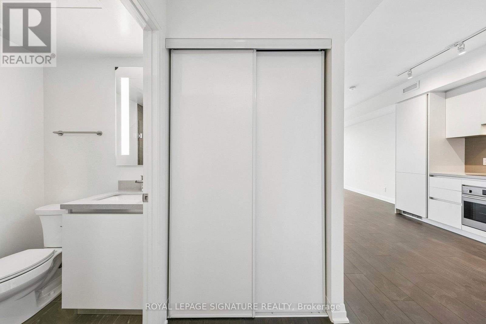 5605 - 4015 The Exchange, Mississauga, Ontario  L5B 0N9 - Photo 4 - W13411874
