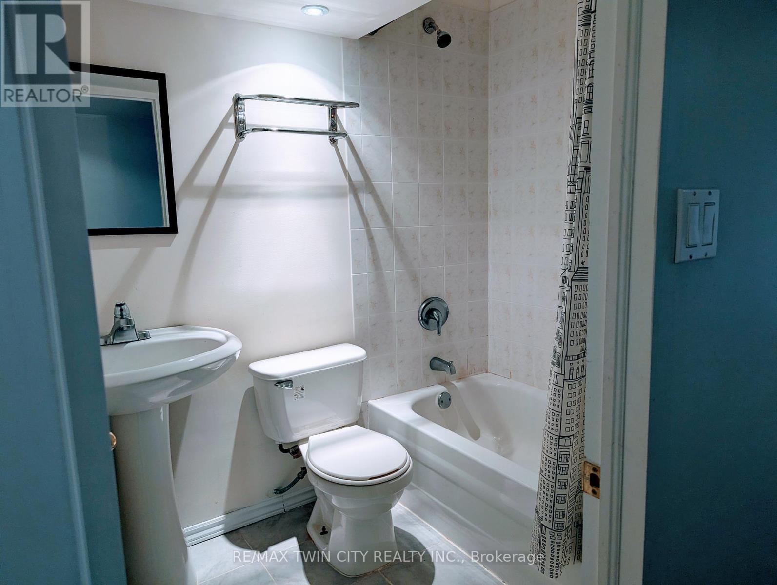 520 Chablis Drive, Waterloo, Ontario  N2T 2X9 - Photo 14 - X13411856