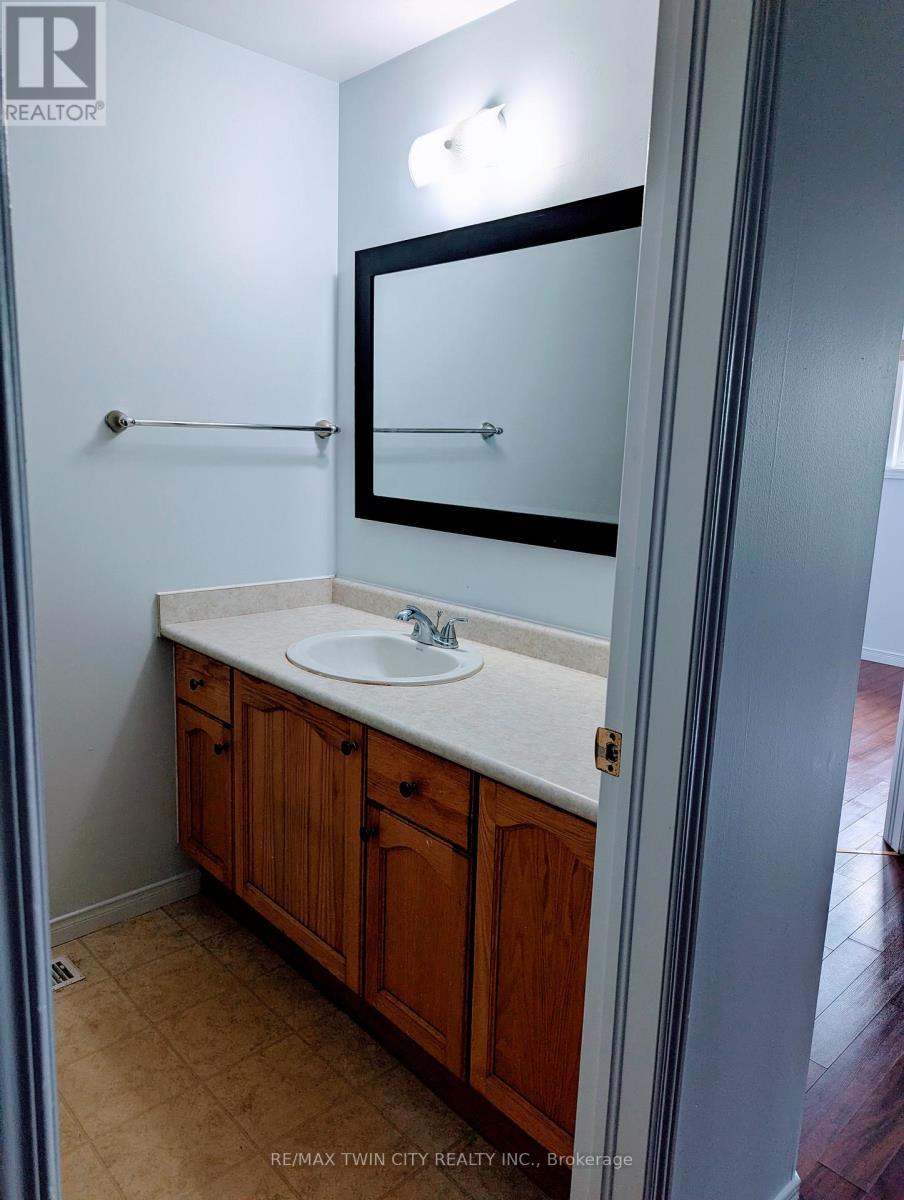 520 Chablis Drive, Waterloo, Ontario  N2T 2X9 - Photo 21 - X13411856