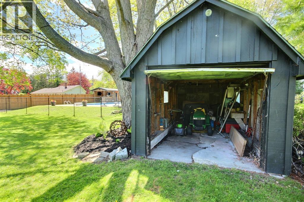 6736 Camlachie Road, Plympton-Wyoming photo 27