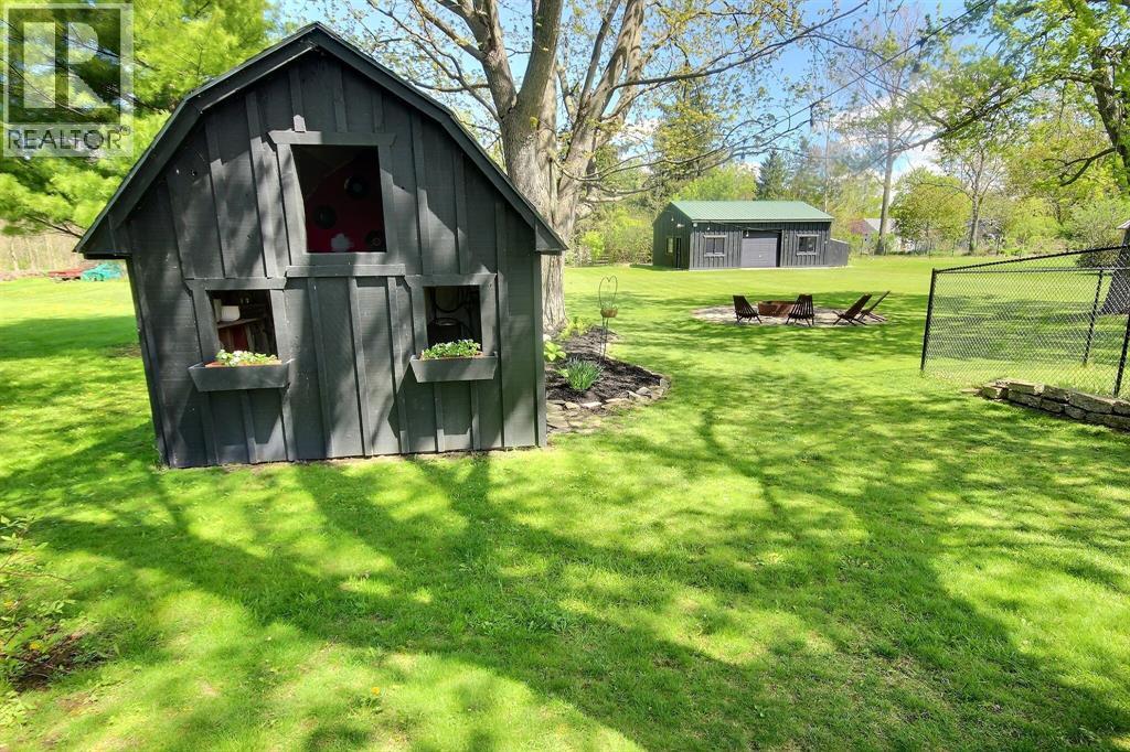 6736 Camlachie Road, Plympton-Wyoming photo 25