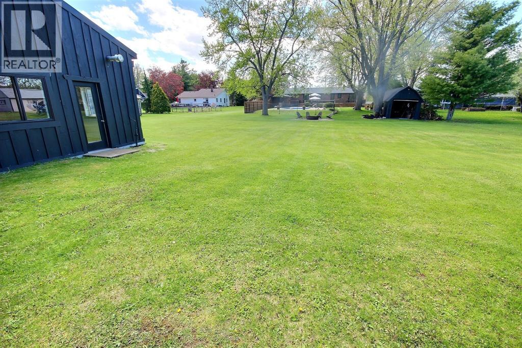6736 Camlachie Road, Plympton-Wyoming photo 29