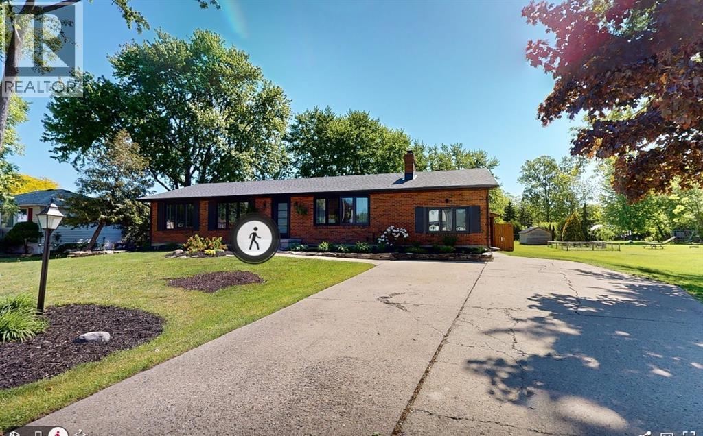 6736 Camlachie Road, Plympton-Wyoming photo 32