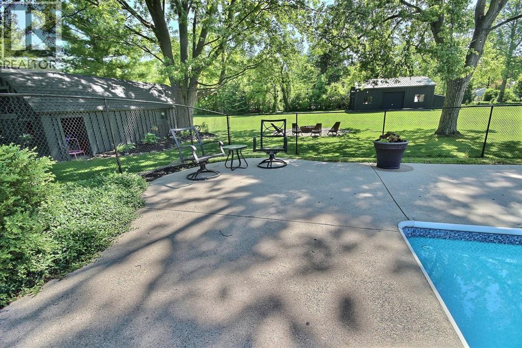 6736 Camlachie Road, Plympton-Wyoming photo 22