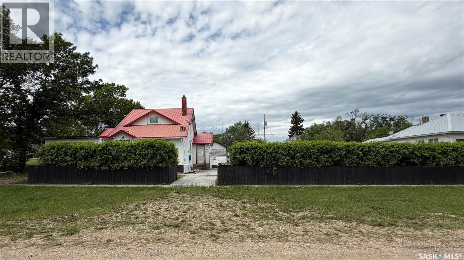 58 2nd Street, Tompkins, Saskatchewan S0N 2S0 - Photo 3 - SK030464