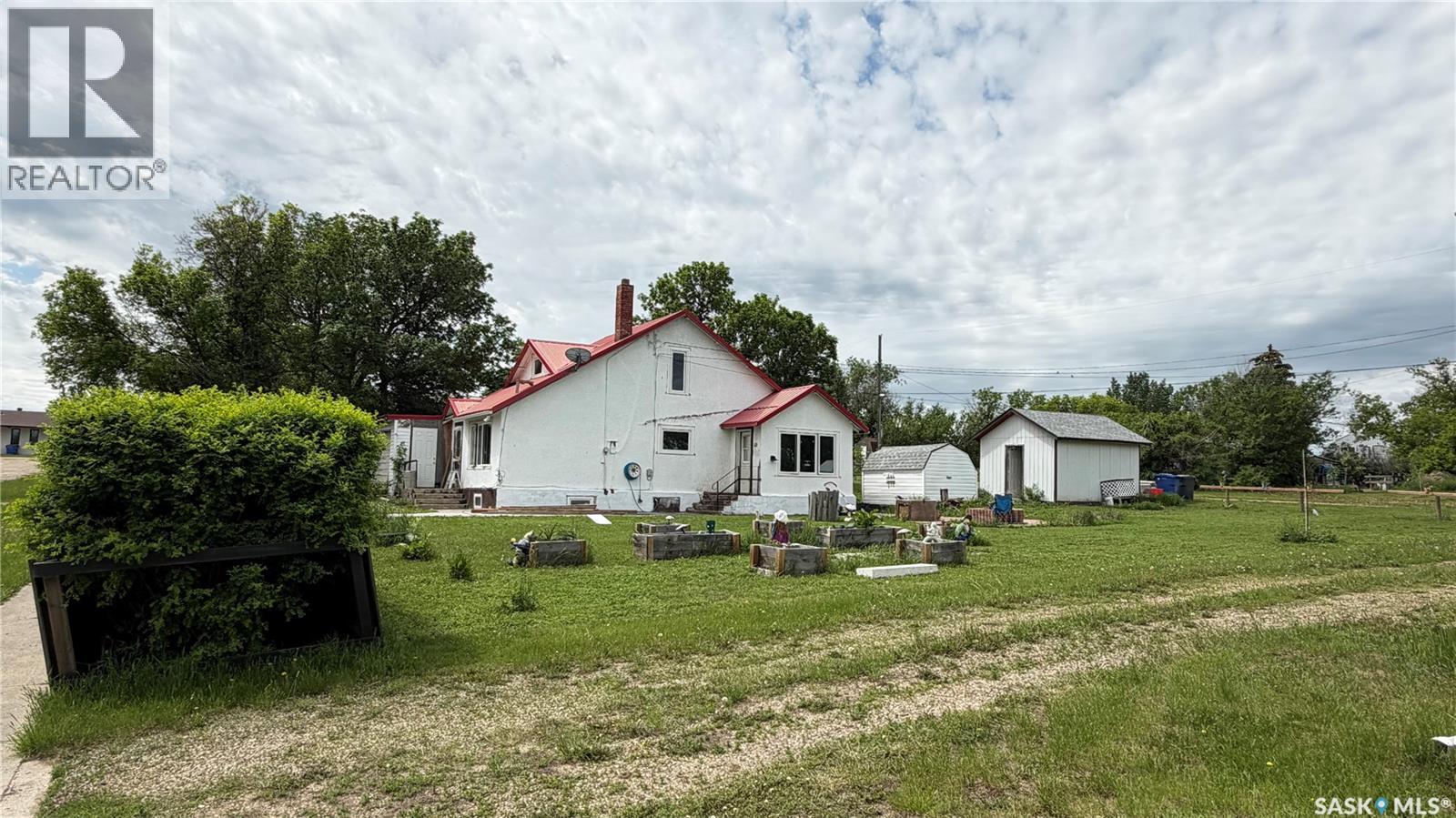 58 2nd Street, Tompkins, Saskatchewan S0N 2S0 - Photo 4 - SK030464