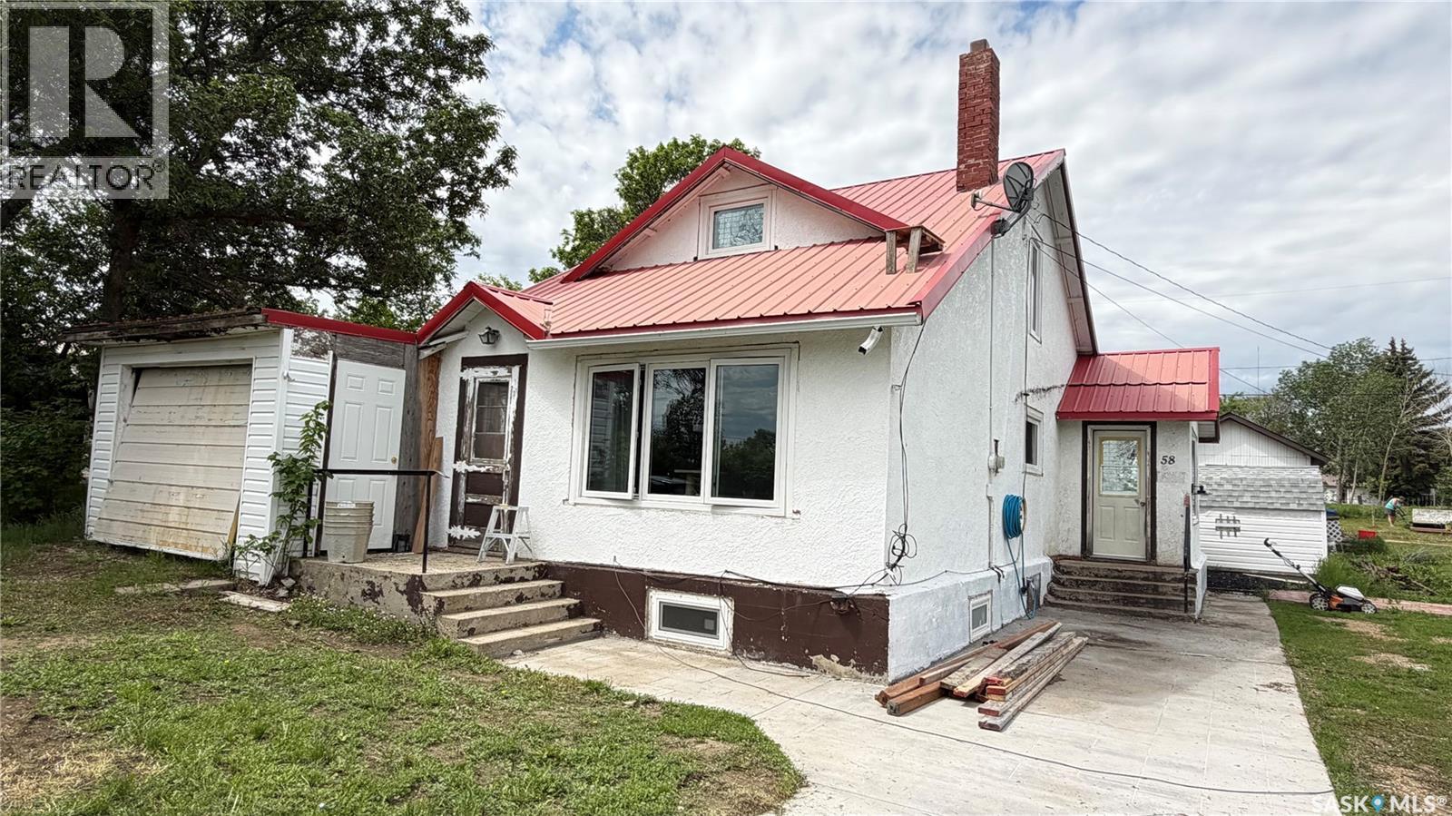 58 2nd STREET, Tompkins, Saskatchewan