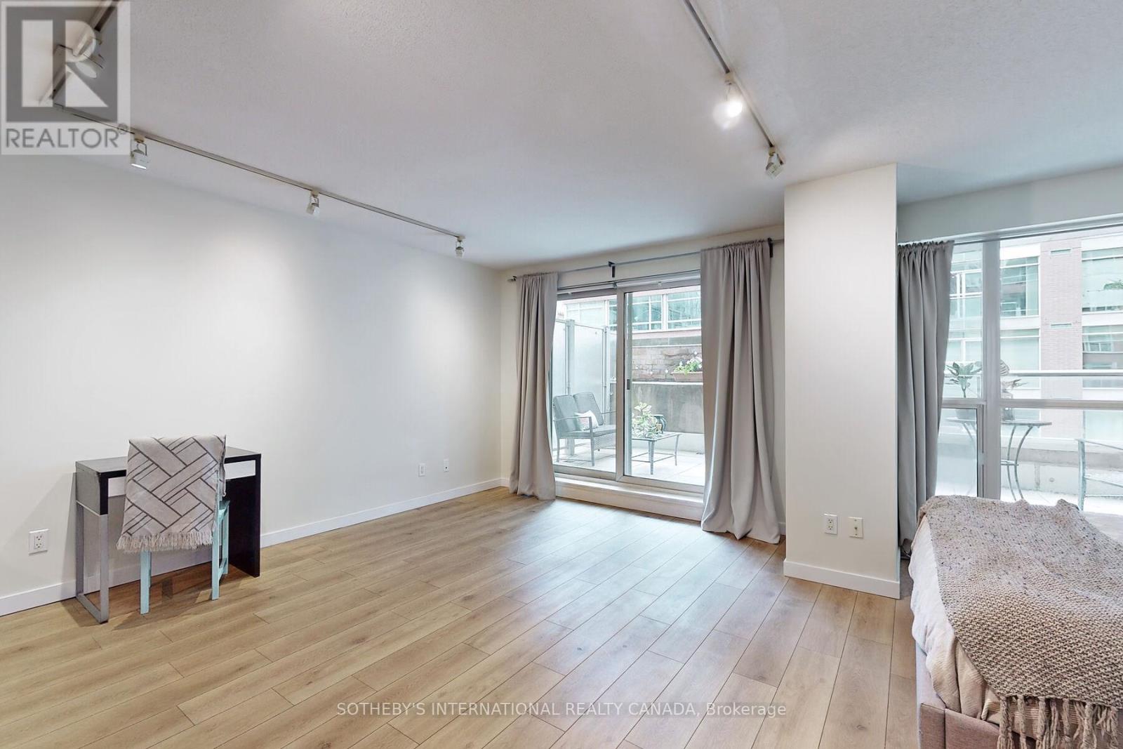 410 - 230 King Street, Toronto, Ontario  M5A 1K5 - Photo 2 - C13411914