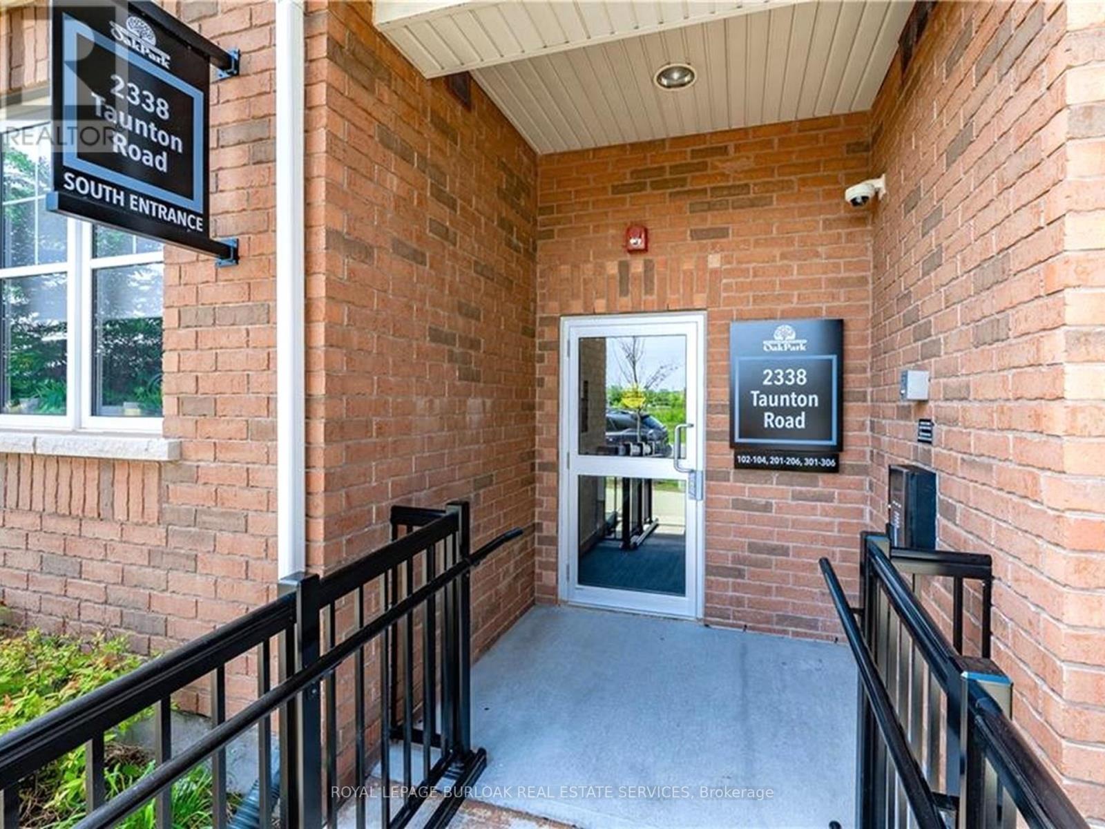 310 - 2338 Taunton Road, Oakville, Ontario  L6H 0L3 - Photo 2 - W13411906
