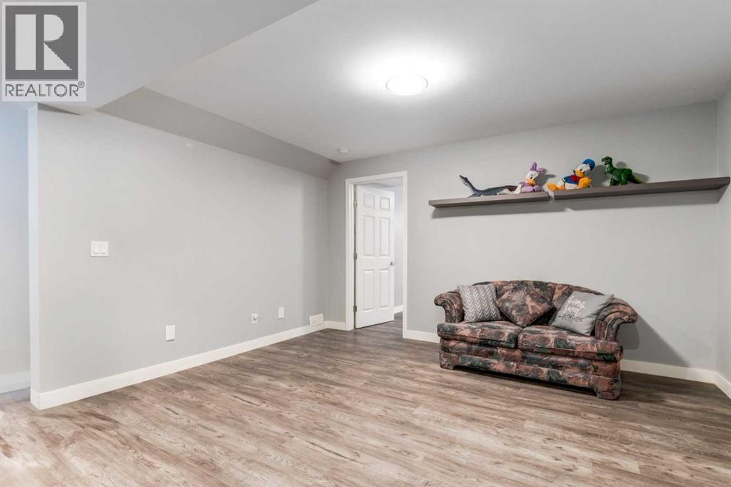 109 Shawbrooke Close Sw, Calgary, Alberta  T2Y 3A6 - Photo 31 - A2317532