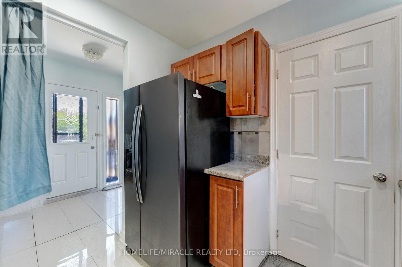 544 Adelaide Avenue, Oshawa, Ontario  L1J 2S3 - Photo 7 - E13411922