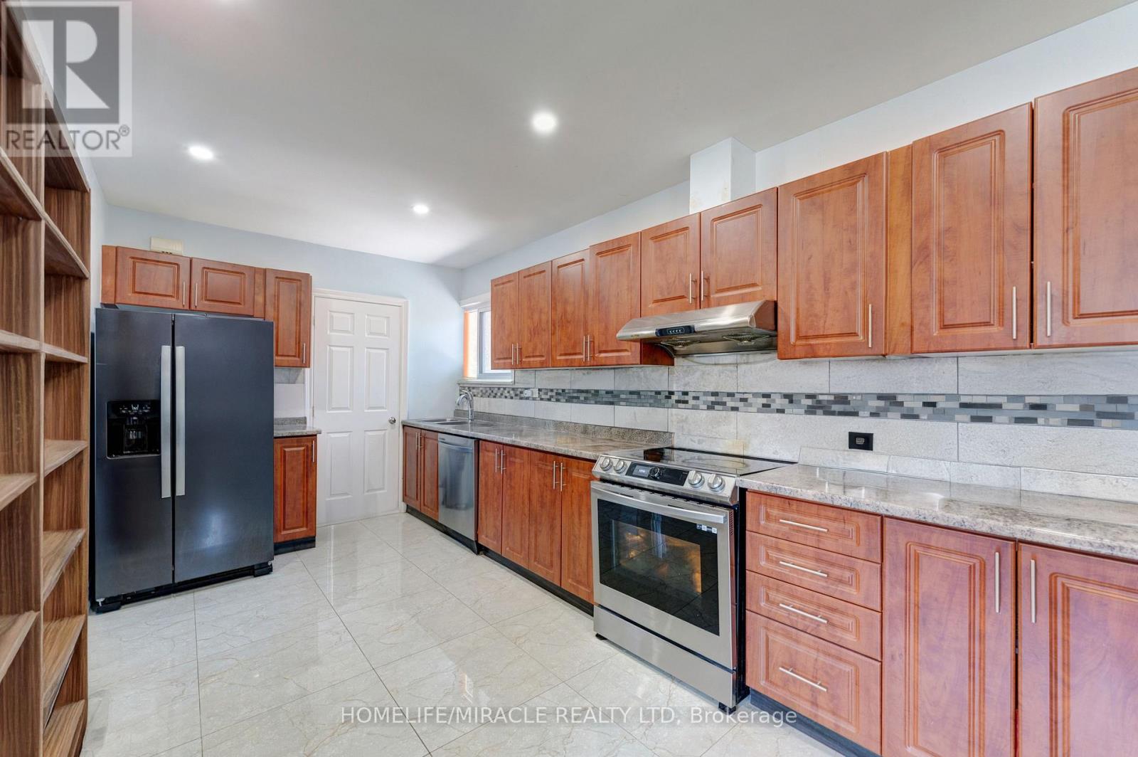 544 Adelaide Avenue, Oshawa, Ontario  L1J 2S3 - Photo 9 - E13411922