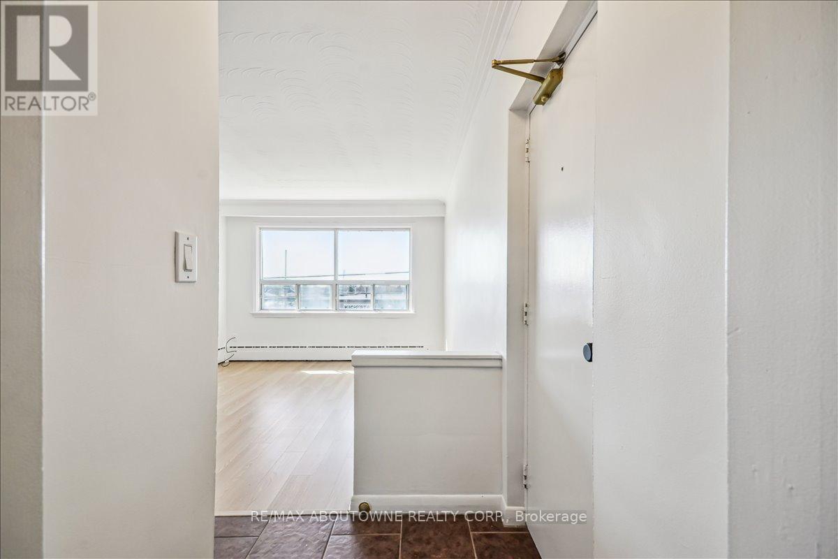 5 - 2 Wesley Street, Toronto, Ontario  M8Y 2W3 - Photo 6 - W13411918