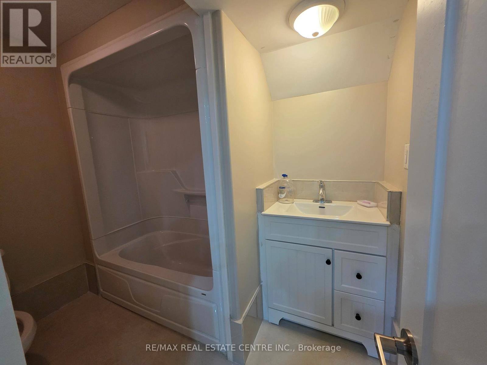 2644 Kinnerton Crescent E, Mississauga, Ontario  L5K 2B2 - Photo 10 - W13411934