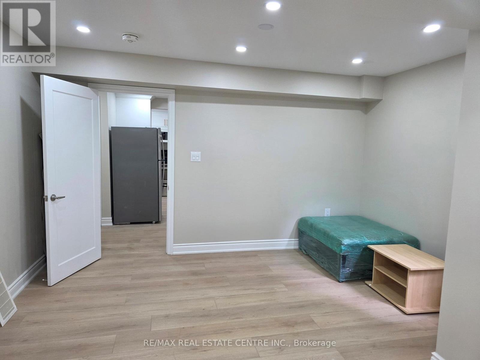 2644 Kinnerton Crescent E, Mississauga, Ontario  L5K 2B2 - Photo 11 - W13411934