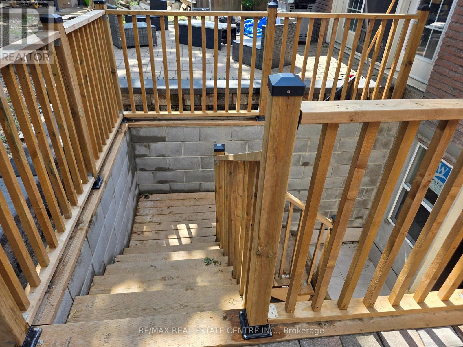 2644 Kinnerton Crescent E, Mississauga, Ontario  L5K 2B2 - Photo 2 - W13411934