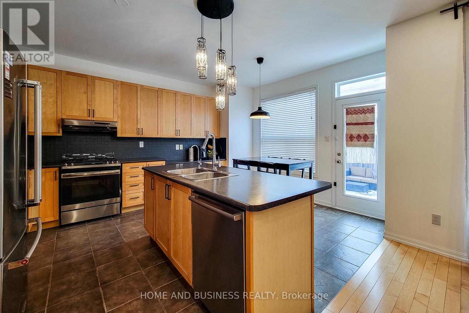913 Mcewan Drive, Milton, Ontario  L9T 0L4 - Photo 10 - W13411938