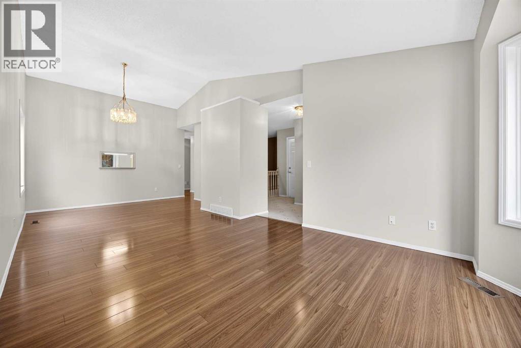 24 Edenwold Green NW, Calgary, Alberta  T3A 5B8 - Photo 7 - A2316452