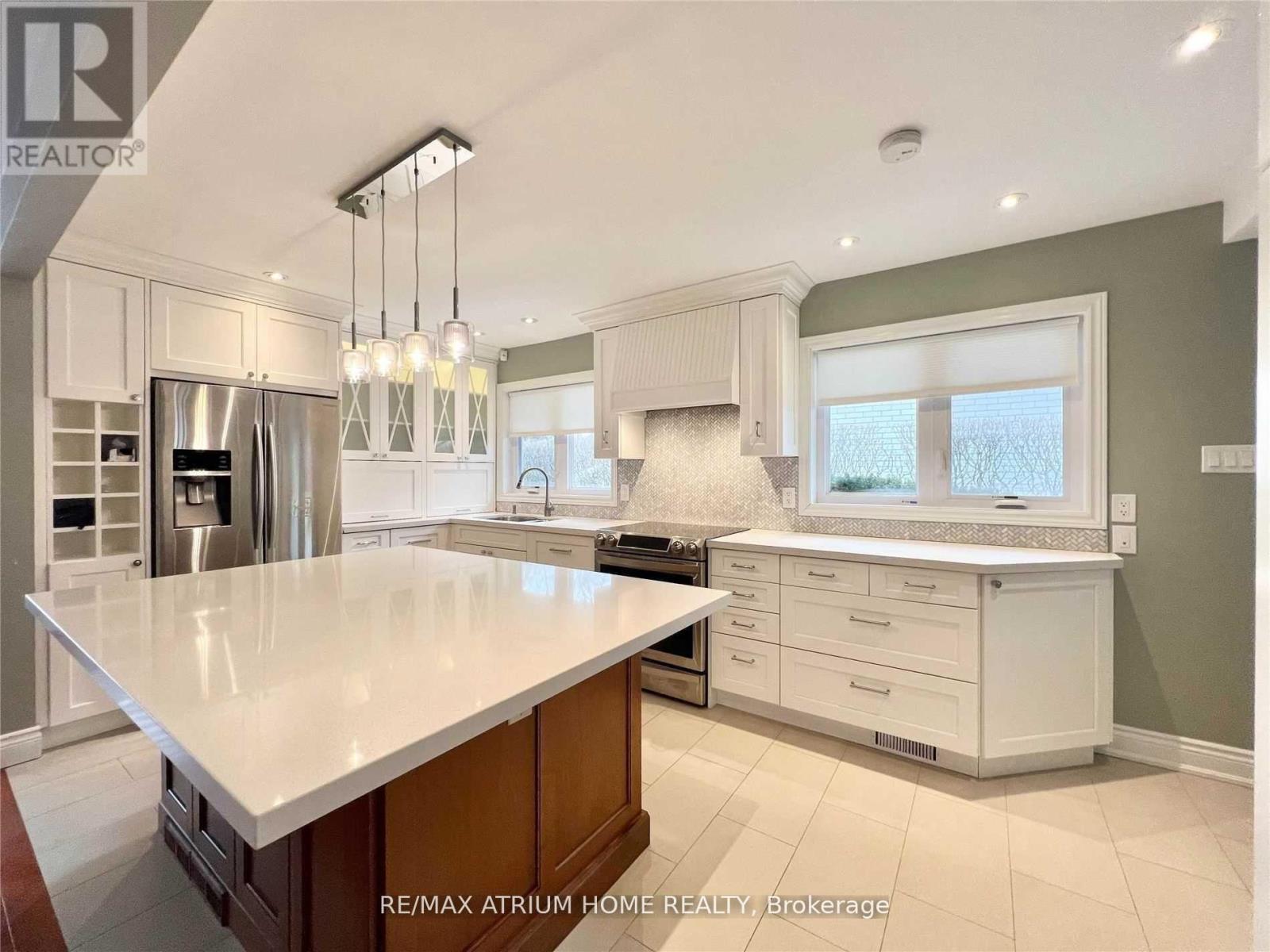 25 Dunlace Drive, Toronto, Ontario  M2L 2R8 - Photo 3 - C13411978