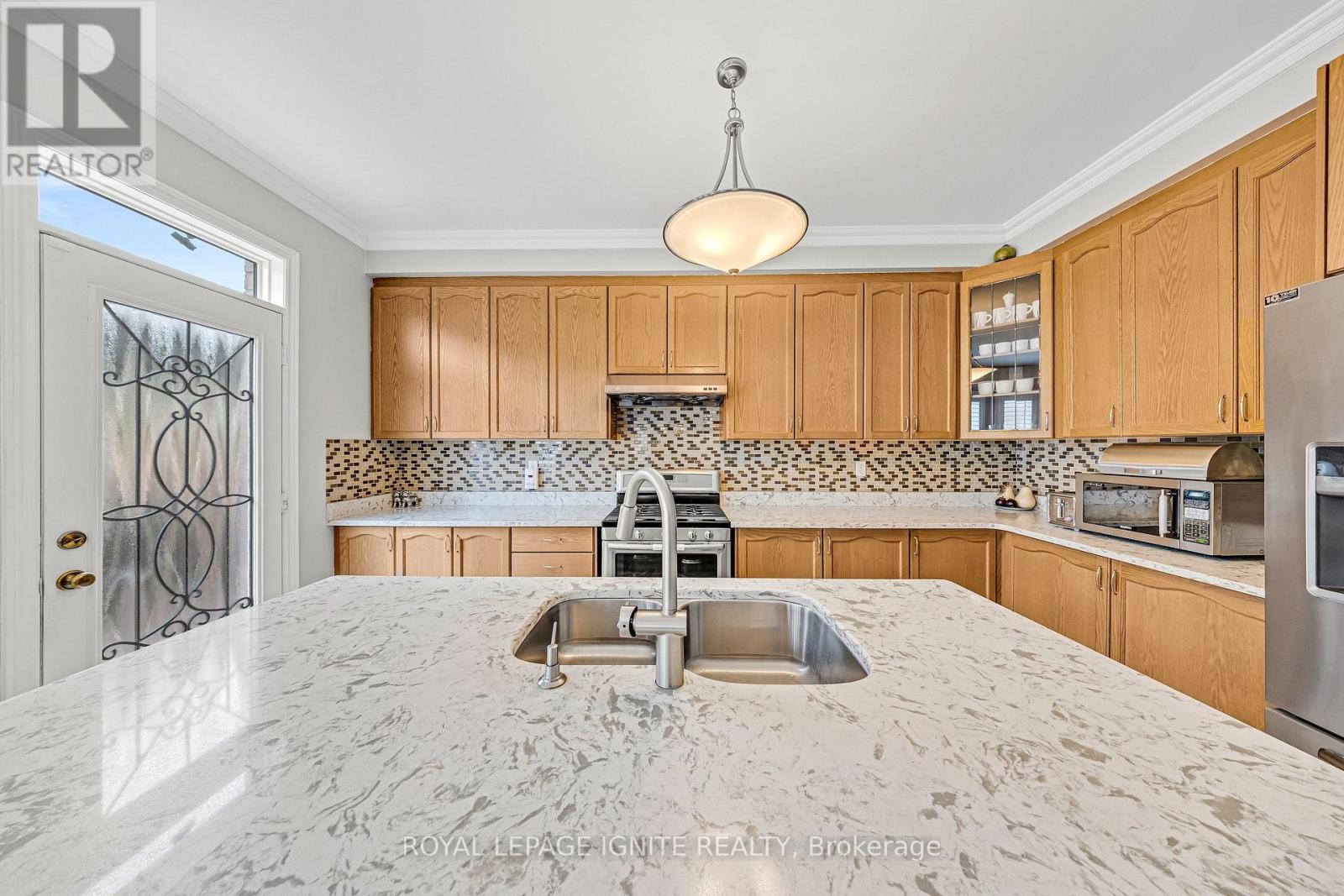 10 Greenforest Grove, Whitchurch-Stouffville, Ontario  L4A 0C5 - Photo 17 - N13411992