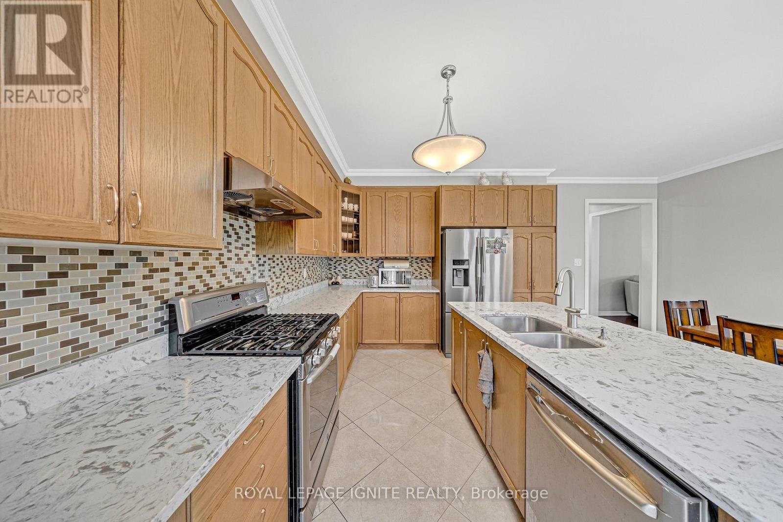10 Greenforest Grove, Whitchurch-Stouffville, Ontario  L4A 0C5 - Photo 18 - N13411992