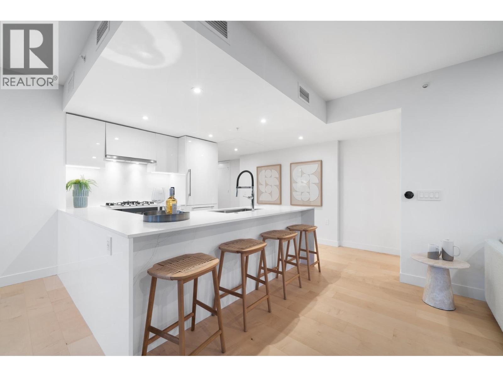 703 135 E 13th Street, North Vancouver, British Columbia  V7L 0J8 - Photo 11 - R3086776