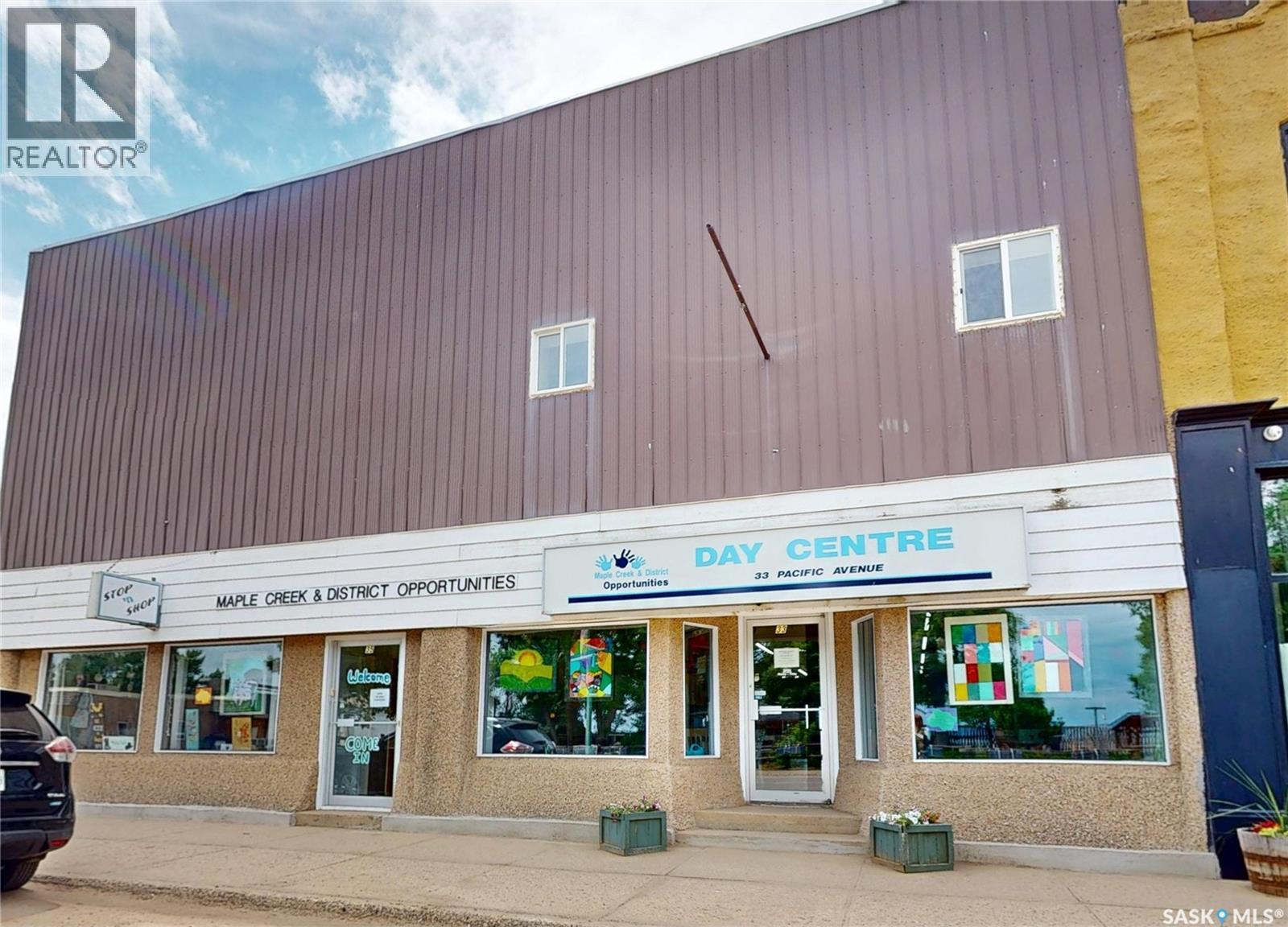 33-35 Pacific Avenue, Maple Creek, Saskatchewan S0N 1N0 - Photo 2 - SK038517