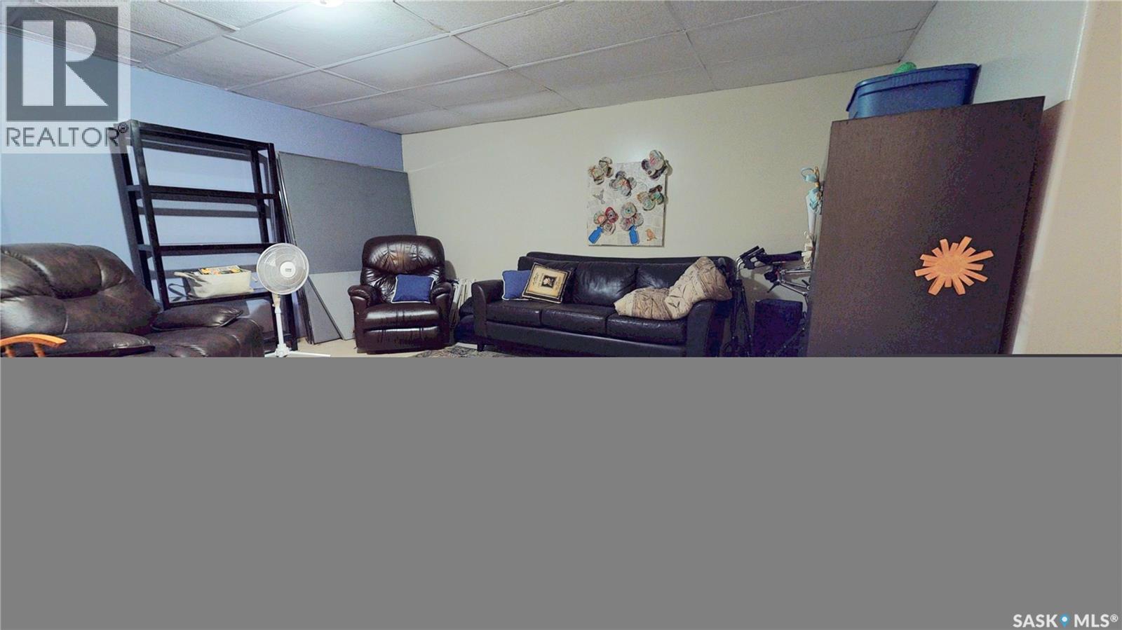 33-35 Pacific Avenue, Maple Creek, Saskatchewan S0N 1N0 - Photo 34 - SK038517