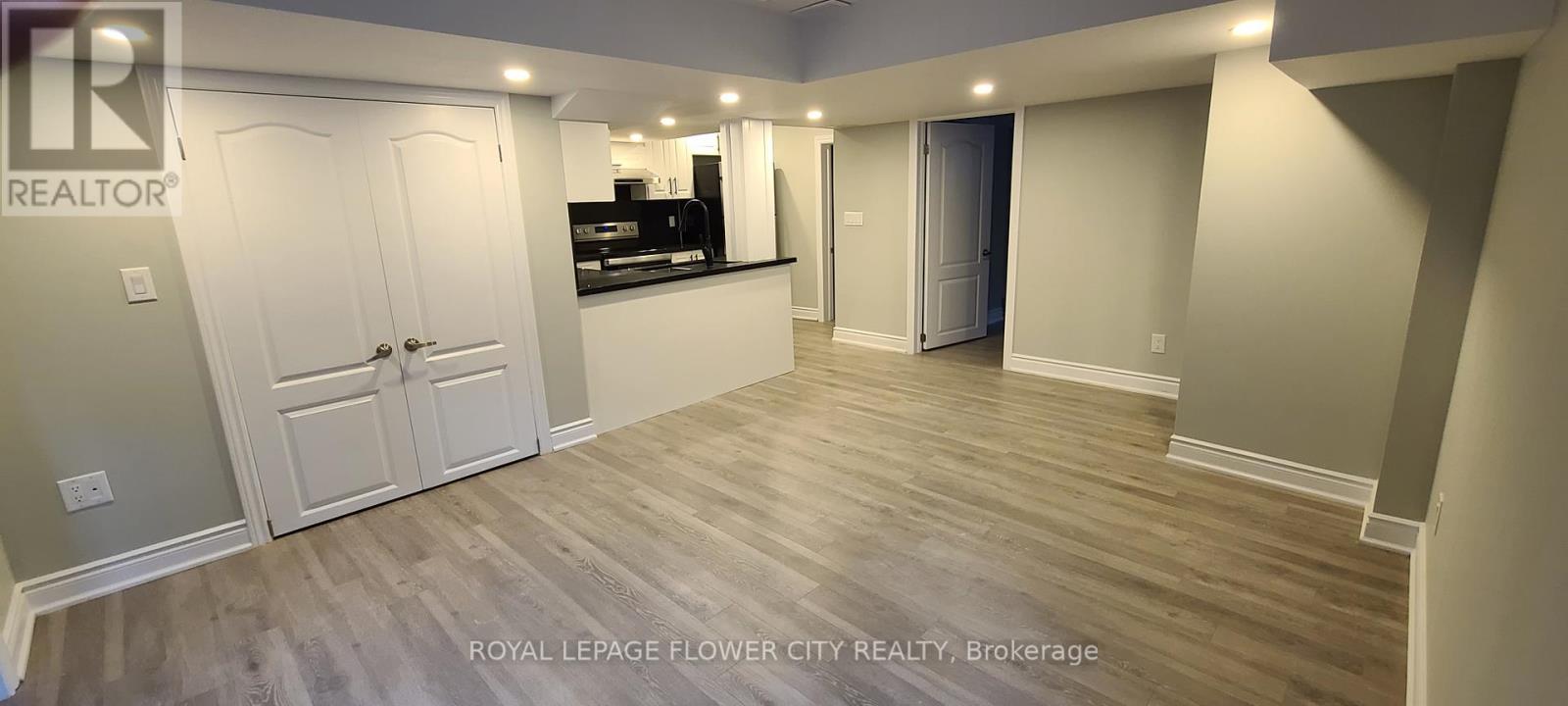 13 Tideland Drive, Brampton, Ontario  L7A 2W3 - Photo 3 - W13411982