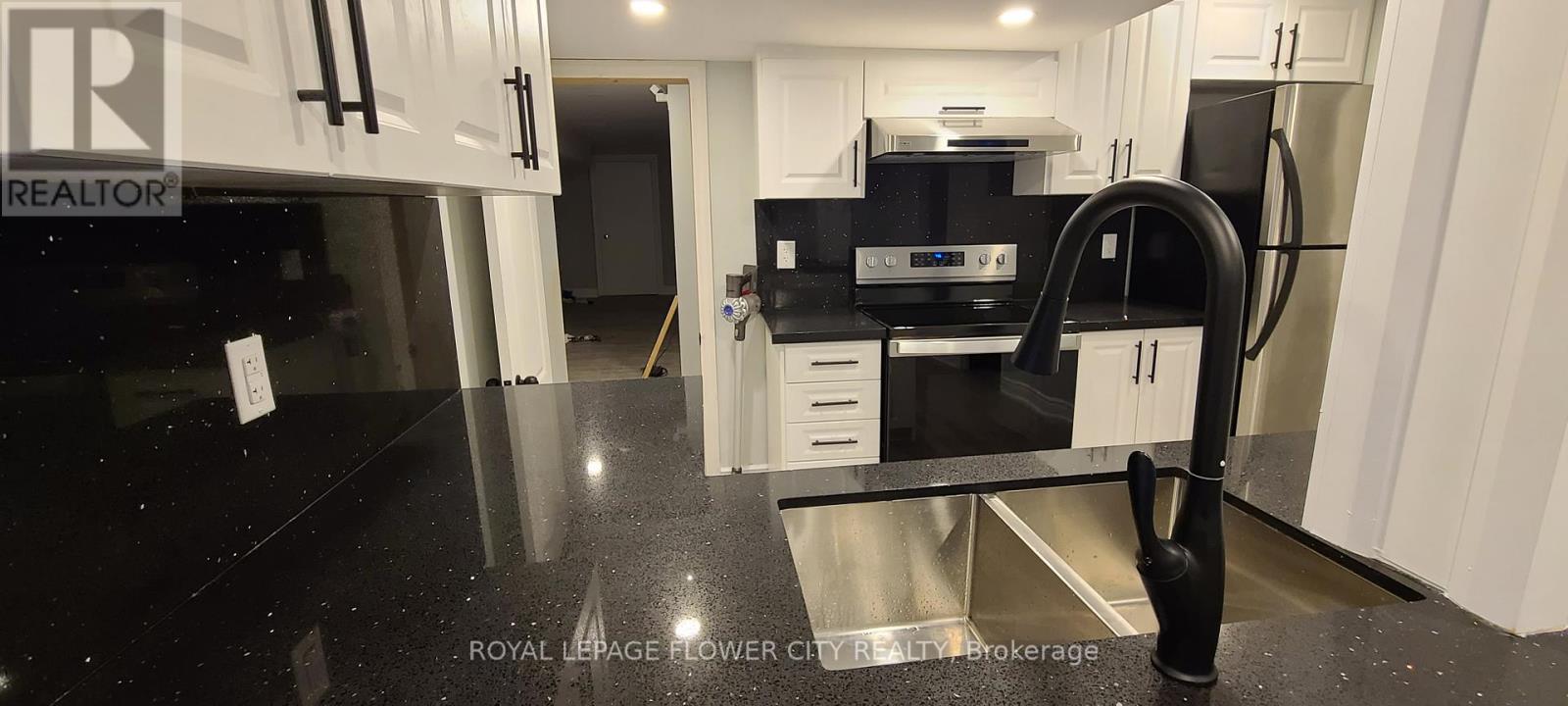 13 Tideland Drive, Brampton, Ontario  L7A 2W3 - Photo 7 - W13411982
